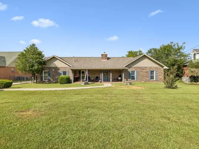 1121 Lakes Edge Dr, Murfreesboro
